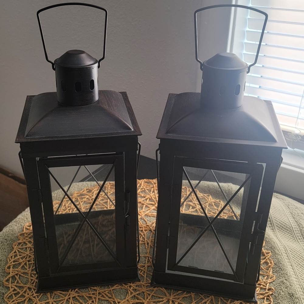 Black Metal Lantern Set